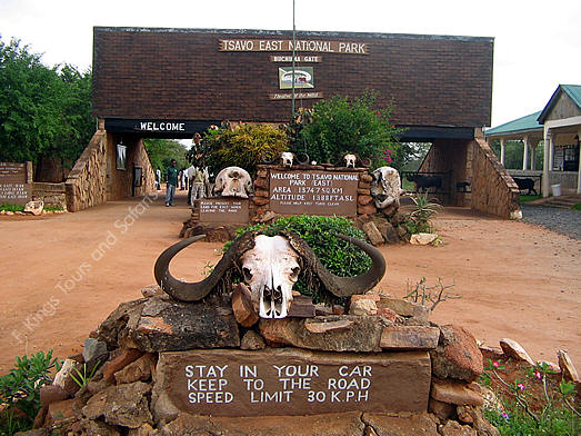 Tsavo_east_bachuma_gate